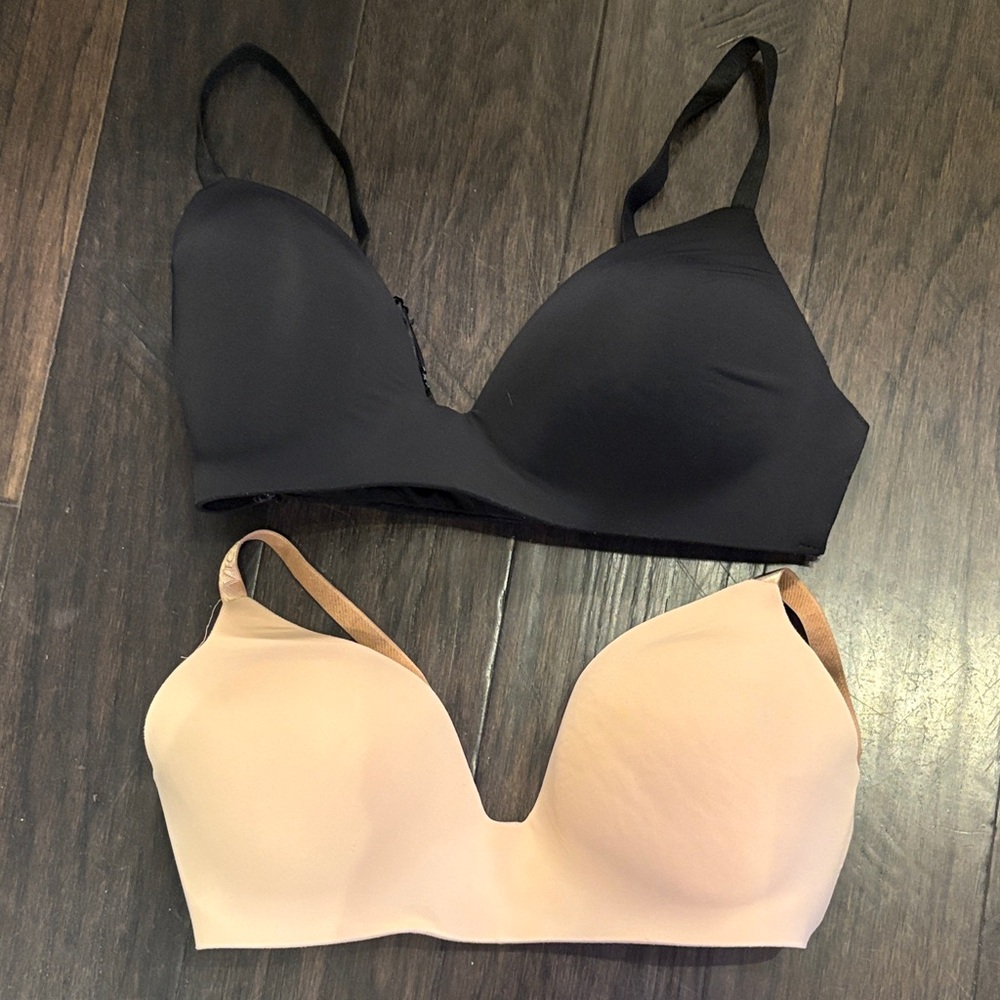 Victoria's Secret Black and Cream Bras